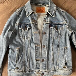 Levi’s denim jacket size M